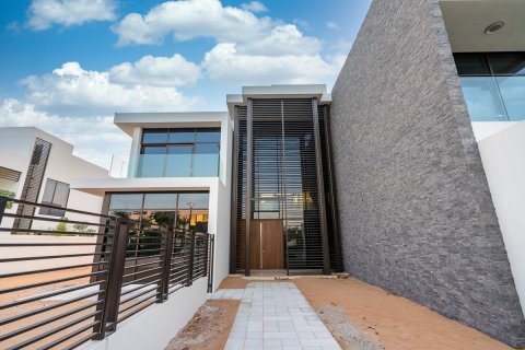 Commercial property on the Saadiyat Island, Abu Dhabi, UAE 4 bedrooms, 532 sq.m. № 595063 - photo 1