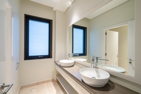 Commercial property on the Saadiyat Island, Abu Dhabi, UAE 4 bedrooms, 532 sq.m. № 595063 - photo 20