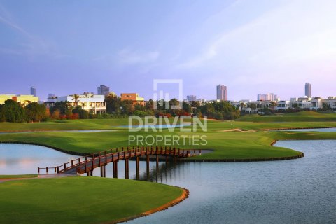 Apartment in Emirates Hills, Dubai, UAE 1 bedroom, 70 sq.m. № 603029 - photo 10