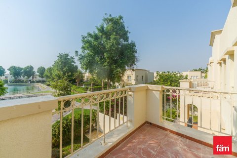 Villa in Dubai, UAE 2 bedrooms, 251.5 sq.m. № 622264 - photo 1