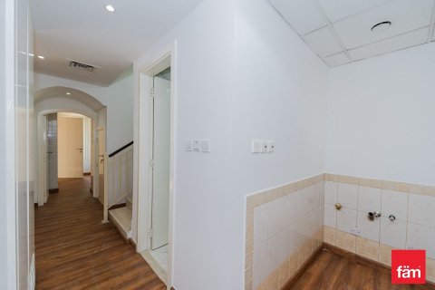 Villa in Dubai, UAE 2 bedrooms, 251.5 sq.m. № 622264 - photo 18
