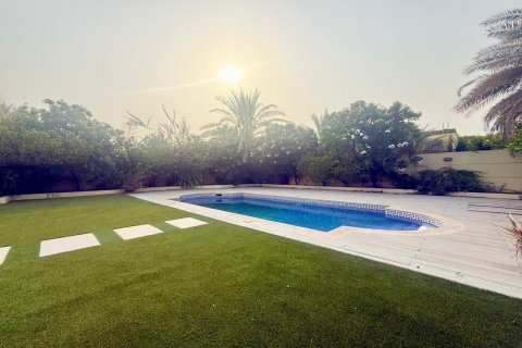 Vilë në Jumeirah Park, Dubai, Emiratet e Bashkuara Arabe 3 dhoma gjumi, 742 m2. № 628637 - Foto 18