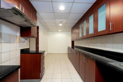 Jumeirah Beach Residence, Dubai, UAE의 임대용 아파트 침실 3개, 185제곱미터 번호 628639 - 사진 9