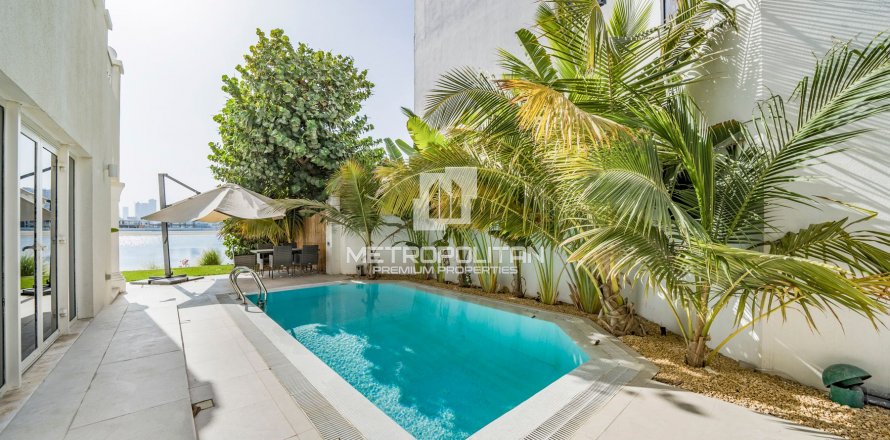 Vilë në Palm Jumeirah, Dubai, Emiratet e Bashkuara Arabe 5 dhoma gjumi, 512 m2. № 593627