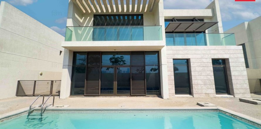 Villa in Dubai, VAE 4 slaapkamers, 570 vr.m. nr 622429