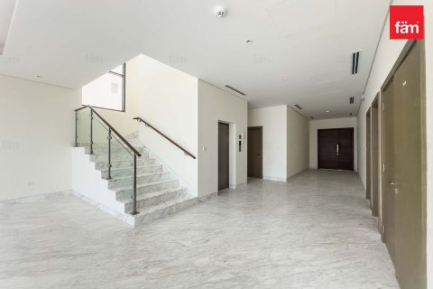 Villa te huur in Dubai, VAE 4 slaapkamers, 570 vr.m., nr 622429 - foto 17