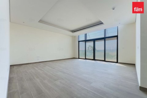Villa te huur in Dubai, VAE 4 slaapkamers, 570 vr.m., nr 622429 - foto 14