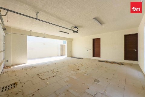 Villa te huur in Dubai, VAE 4 slaapkamers, 570 vr.m., nr 622429 - foto 20