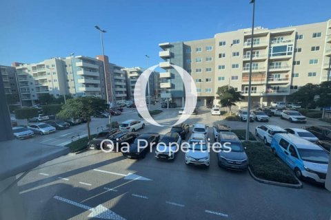 Apartament në Al Reef, Abu Dhabi, Emiratet e Bashkuara Arabe 3 dhoma gjumi, 144 m2. № 628744 - Foto 2