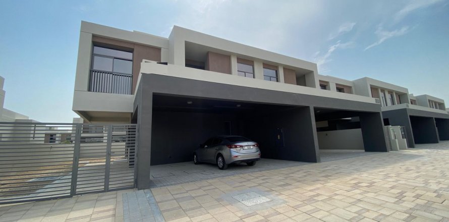 Vilë në Dubai, Emiratet e Bashkuara Arabe 4 dhoma gjumi, 322.4 m2. № 631857