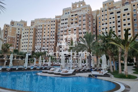 Apartment in Palm Jumeirah, Dubai, UAE 2 bedrooms, 176 sq.m. № 593266 - photo 24