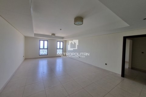 Apartment in Palm Jumeirah, Dubai, UAE 2 bedrooms, 176 sq.m. № 593266 - photo 1