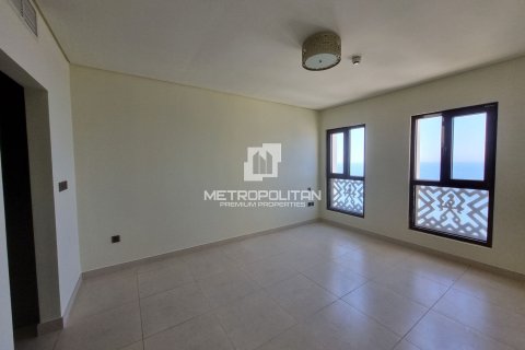 Apartment in Palm Jumeirah, Dubai, UAE 2 bedrooms, 176 sq.m. № 593266 - photo 14