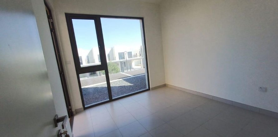 Řadový dům v Dubai, SAE 3 ložnice, 141 m² Č.: 632995