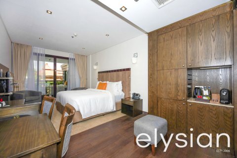 Apartment in Palm Jumeirah, Dubai, UAE 1 room, 48 sq.m. № 586091 - photo 8