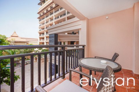 Apartment in Palm Jumeirah, Dubai, UAE 1 room, 48 sq.m. № 586091 - photo 1