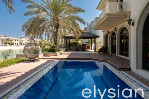 Vila u gradu Palm Jumeirah, Dubai, UAE 4 spavaće sobe, 689 m2 Br. 586094 - Slika 2