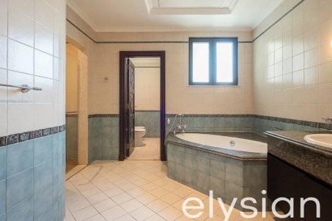 Vila u gradu Palm Jumeirah, Dubai, UAE 4 spavaće sobe, 689 m2 Br. 586094 - Slika 23
