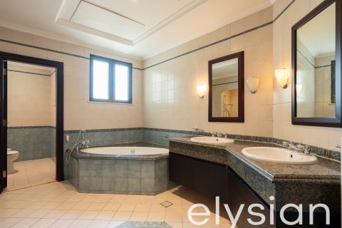 Vila u gradu Palm Jumeirah, Dubai, UAE 4 spavaće sobe, 689 m2 Br. 586094 - Slika 24