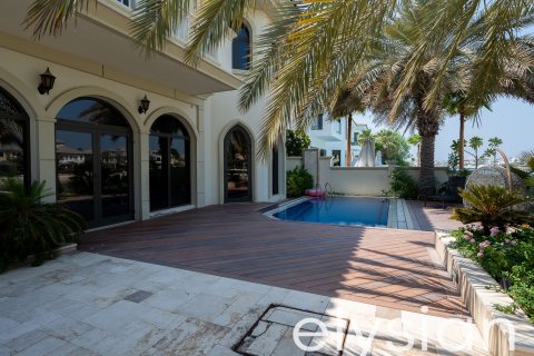 Vila u gradu Palm Jumeirah, Dubai, UAE 4 spavaće sobe, 689 m2 Br. 586094 - Slika 30
