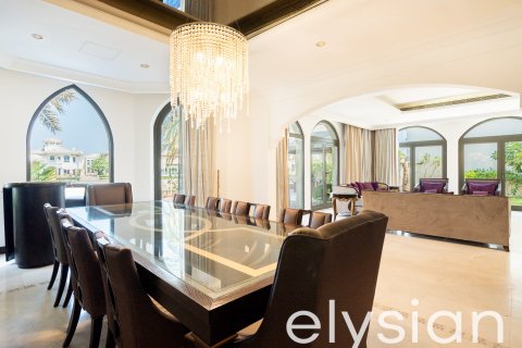 Vila u gradu Palm Jumeirah, Dubai, UAE 4 spavaće sobe, 689 m2 Br. 586094 - Slika 18
