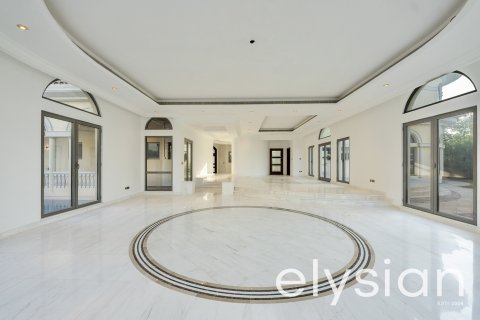 Villa in Palm Jumeirah, Dubai, UAE 5 bedrooms, 650 sq.m. № 586109 - photo 8
