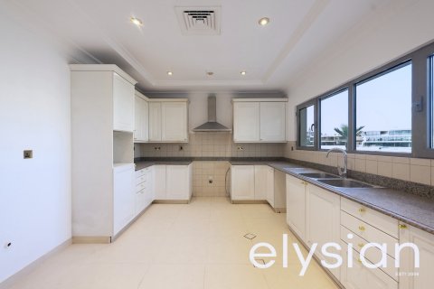 Villa in Palm Jumeirah, Dubai, UAE 5 bedrooms, 650 sq.m. № 586109 - photo 14