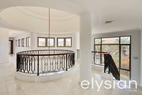 Villa in Palm Jumeirah, Dubai, UAE 5 bedrooms, 650 sq.m. № 586109 - photo 10
