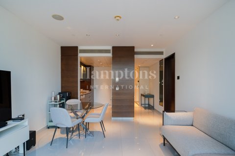 Apartment in Burj Khalifa, Dubai, UAE 1 bedroom, 76.73787800 sq.m. № 583778 - photo 4
