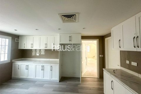 Vilë në Al Barsha, Dubai, Emiratet e Bashkuara Arabe 4 dhoma gjumi, 324 m2. № 627023 - Foto 7