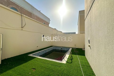 Vilë në Al Barsha, Dubai, Emiratet e Bashkuara Arabe 4 dhoma gjumi, 324 m2. № 627023 - Foto 13
