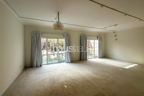 Vilë në Al Barsha, Dubai, Emiratet e Bashkuara Arabe 4 dhoma gjumi, 324 m2. № 627023 - Foto 1