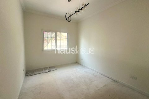 Vilë në Al Barsha, Dubai, Emiratet e Bashkuara Arabe 4 dhoma gjumi, 324 m2. № 627023 - Foto 8