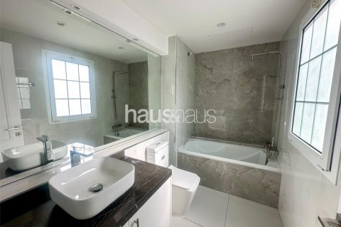 Vilë në Al Barsha, Dubai, Emiratet e Bashkuara Arabe 4 dhoma gjumi, 324 m2. № 627023 - Foto 21
