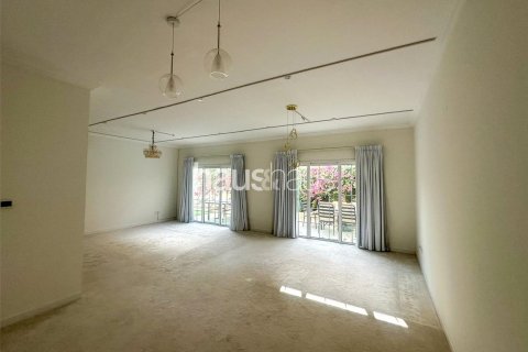 Vilë në Al Barsha, Dubai, Emiratet e Bashkuara Arabe 4 dhoma gjumi, 324 m2. № 627023 - Foto 4