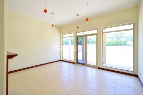 Villa til leie i Arabian Ranches, Dubai, Emiratene 3 soverom, 299 kvm Nr. 627020 - Foto 4