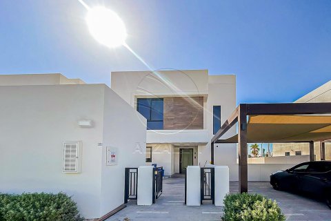 Vilë në Yas Island, Abu Dhabi, Emiratet e Bashkuara Arabe 3 dhoma gjumi, 376 m2. № 615791 - Foto 1
