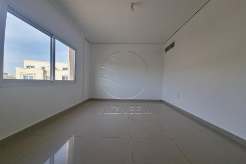 Vilë në Al Reef, Abu Dhabi, Emiratet e Bashkuara Arabe 5 dhoma gjumi, 273 m2. № 615239 - Foto 10
