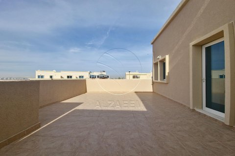 Vilë në Al Reef, Abu Dhabi, Emiratet e Bashkuara Arabe 5 dhoma gjumi, 273 m2. № 615239 - Foto 13