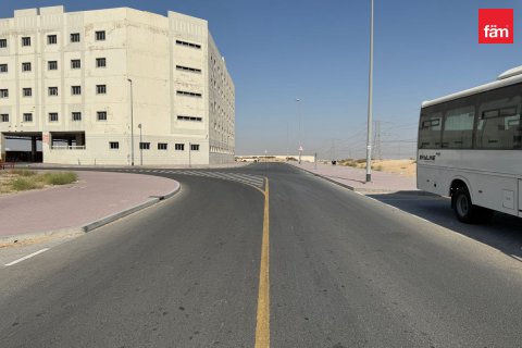Land in Dubai, UAE 1715.3 sq.m. № 582762 - photo 29
