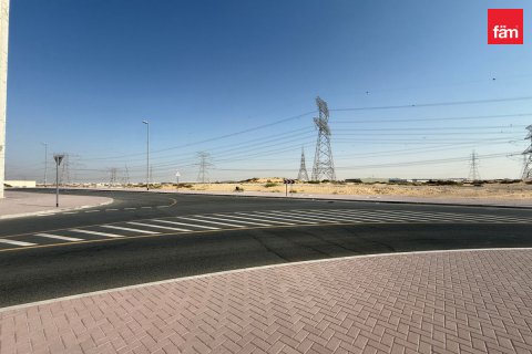 Land in Dubai, UAE 1715.3 sq.m. № 582762 - photo 21