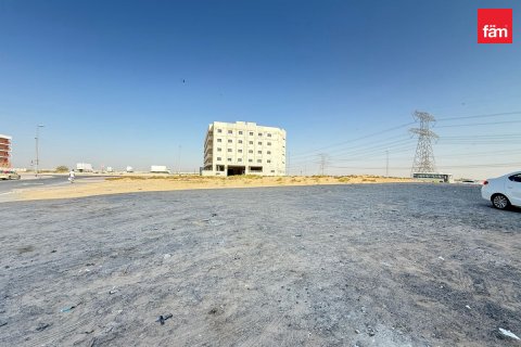 Land in Dubai, UAE 1715.3 sq.m. № 582762 - photo 10
