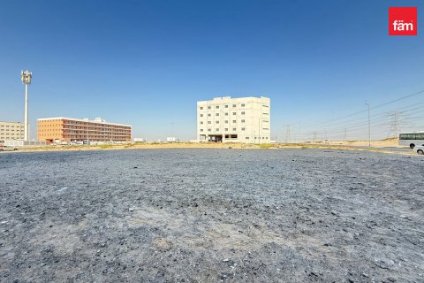 Land in Dubai, UAE 1715.3 sq.m. № 582762 - photo 14