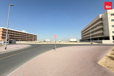Land in Dubai, UAE 1715.3 sq.m. № 582762 - photo 22