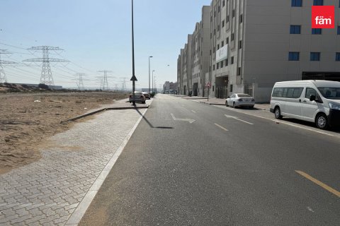 Land in Dubai, UAE 1715.3 sq.m. № 582762 - photo 24
