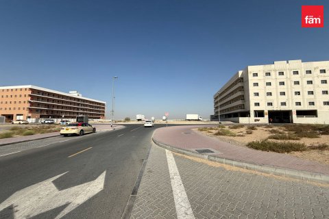 Land in Dubai, UAE 1715.3 sq.m. № 582762 - photo 28