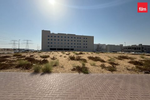 Land in Dubai, UAE 1715.3 sq.m. № 582762 - photo 2