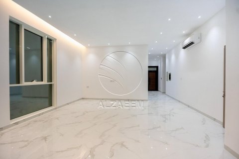 Vilë në Al Shamkha, Abu Dhabi, Emiratet e Bashkuara Arabe 5 dhoma gjumi, 510 m2. № 615914 - Foto 2