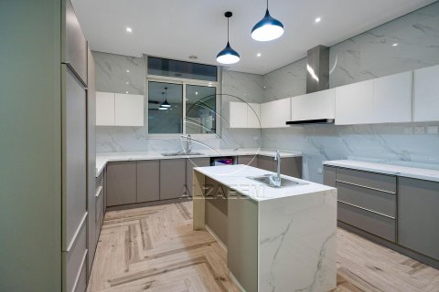 Vilë në Al Shamkha, Abu Dhabi, Emiratet e Bashkuara Arabe 5 dhoma gjumi, 510 m2. № 615914 - Foto 7