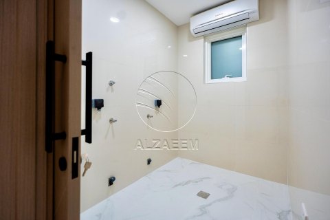 Vilë në Al Shamkha, Abu Dhabi, Emiratet e Bashkuara Arabe 5 dhoma gjumi, 510 m2. № 615914 - Foto 17